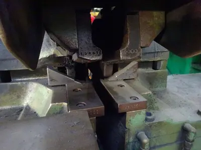 USED IDEAL AS 15 AF WELDING 2 PIPES TO EACHOTHER