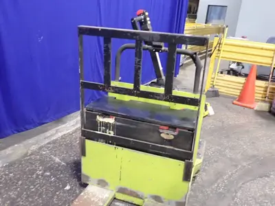 USED CLARK HWD 30