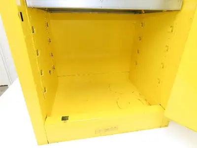 Used AGENT _UNKNOWN_ Biological Safety Cabinets Indiana US | Arrow Industrial #1367471