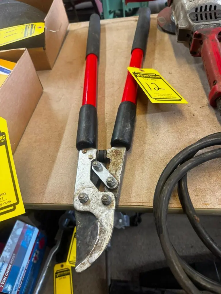 Used _UNKNOWN_ _UNKNOWN_ Hand Shears Ohio US | Myron Bowling Auctioneers Inc #1574220
