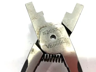 USED VESSEL SPECIAL BLADES, FOR HAND-HELD AIR NIPPER