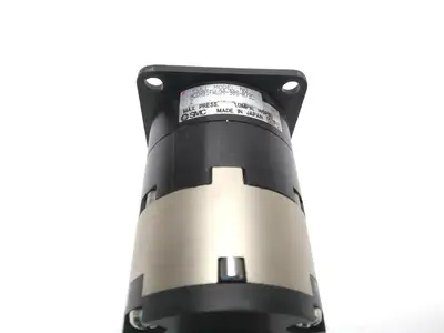 USED SMC ROTARY VANE ACTUATOR 145 MAX PSI
