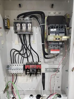 GE Medical Systems 480 V 60 Hz 155 A Disconnect Panel / Breaker