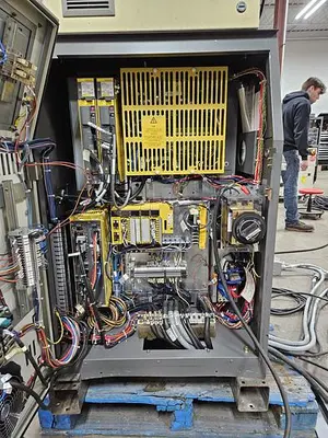 USED 2010 FANUC M-20IA/10L