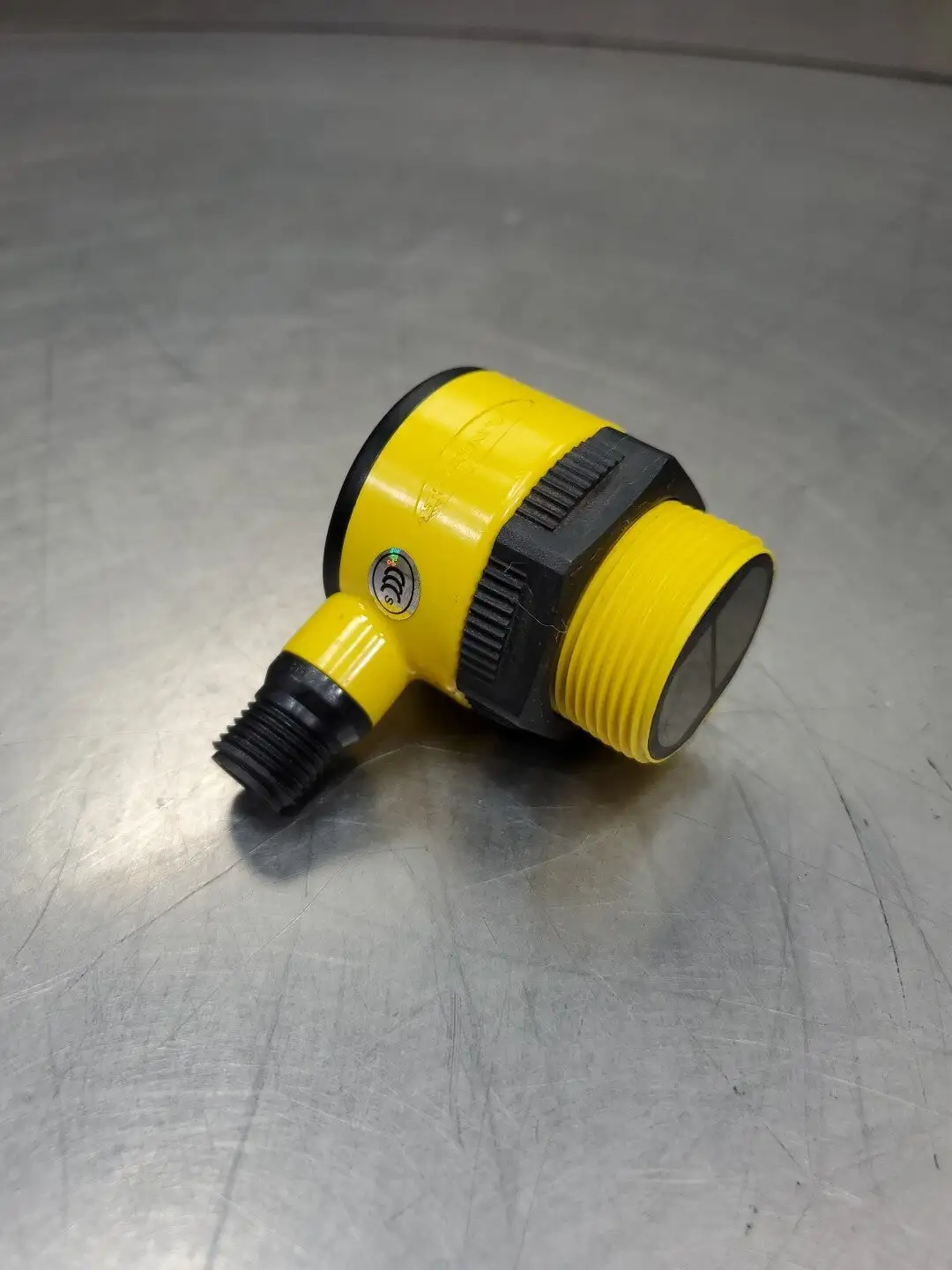 Banner T30AW3FF600Q1 20-250VAC 50/60Hz 300mA Sensor. 5E-16
