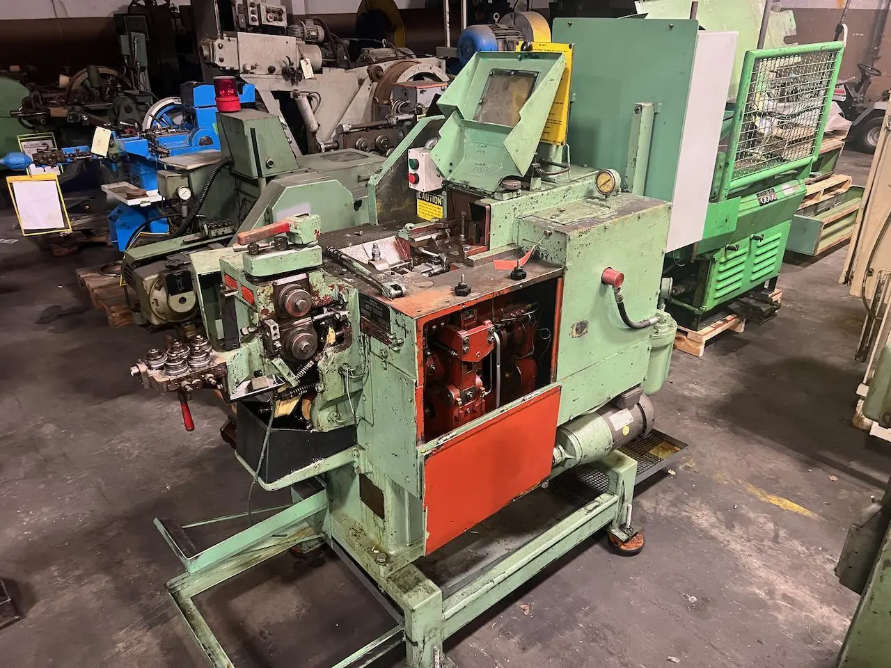 USED 1976 NATIONAL 25