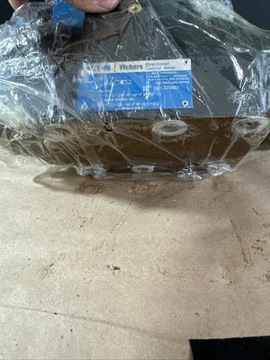 NEW Eaton DG5V-8-S-2A-K-M-FW-B-10