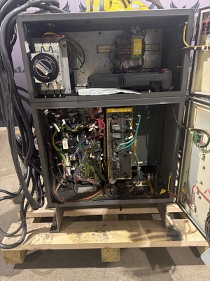 USED 2014 FANUC R-2000IB/210F + R30IB