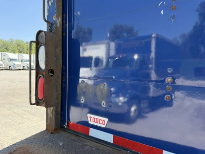 Used 2006 INTERNATIONAL 4300 SBA4X2 Box trucks Indiana US | Miedema Asset Management Group #1414593