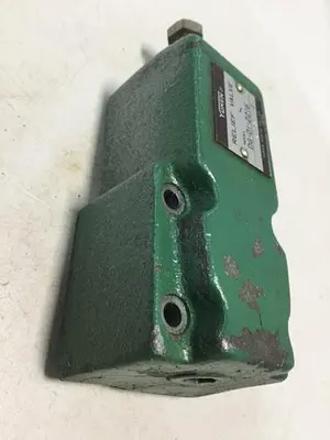 USED YUKEN DG-01-2216