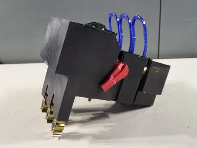Disconnect Switch w/ 3 Times 20 Amp Fuse LPJ-20SP