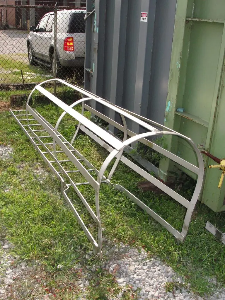 SPC5315  Miscellaneous Equipment 10' fixed safety cage ladder 304 SS