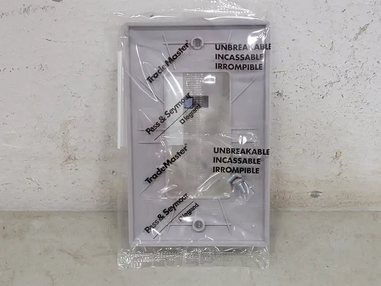 New | in-Stock PASS & SEYMOUR TP26-GRY Switchgears British Columbia CA | Lenmark #240817
