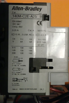 USED Siemens 140M-C2E-A25 SER B +  (2) 100-C09Z*10 SER A + A02