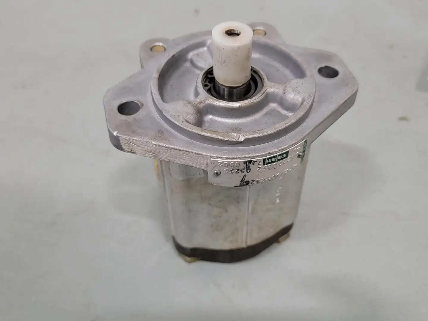 USED SALAMI 2PZ19D-R82S2