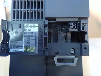 NEW SIEMENS 6SL32101KE226UF1