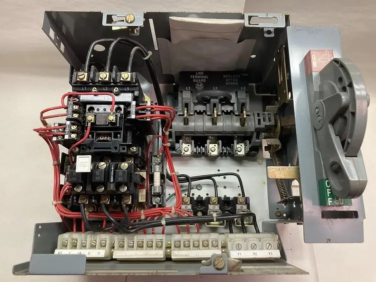 Used ALLEN-BRADLEY 2112B Starters | Surplus Asset Holdings #1204868