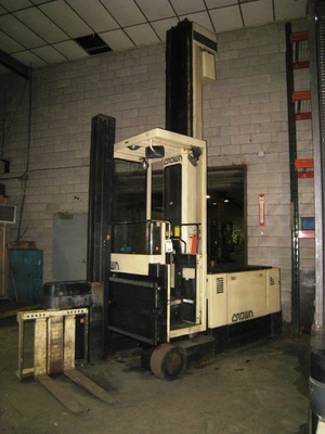 USED 1990 CROWN 40TS-S