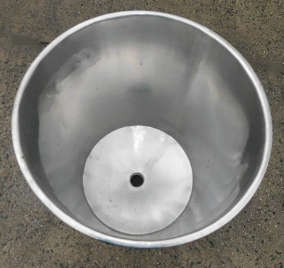 USED 25 GALLON SS TANK 25 GALLON