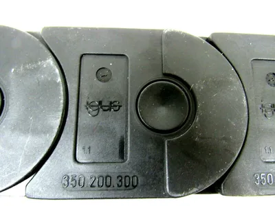 NEW IGUS 350.200.3DD CHAIN 8 SECTIONS @ 42" EA 3502003DD
