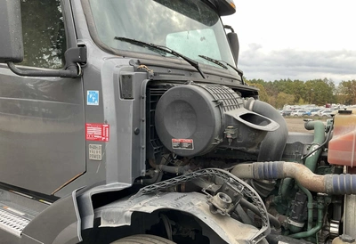 USED 2014 VOLVO VNL 6X4