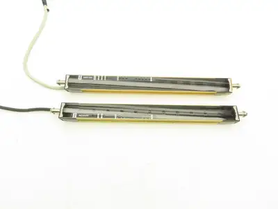 Omron F3SJ-A0320P30-L F3SJ-A0320P30-D Light Curtain Emitter/Receiver Set