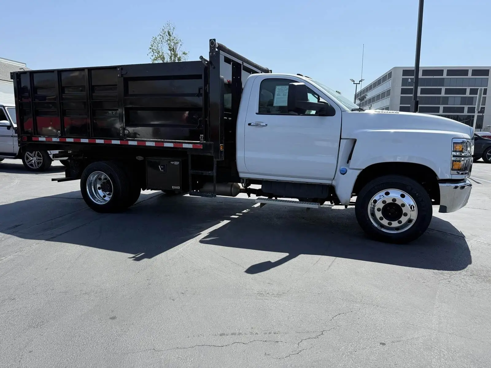 USED 2022 CHEVROLET W5500
