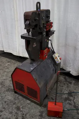 25 TON EDWARDS MODEL 25 JR HYDRAULIC IRONWORKER