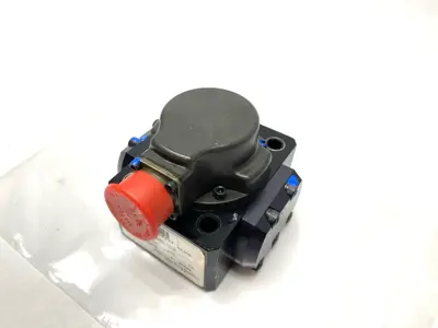 SM4-20(20)76-80/40-10-R | Eaton Vickers Valve  Servo Valve - Used