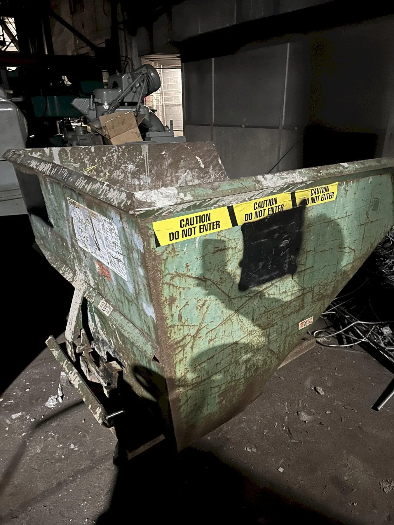 2 YARD JESCO DUMP HOPPER: STOCK 22279