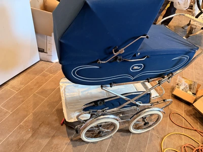 Used PEREGO ANTIQUE BABY BUGGY  / STROLLER Estate & Personal Property Indiana US | Miedema Asset Management Group #1341926