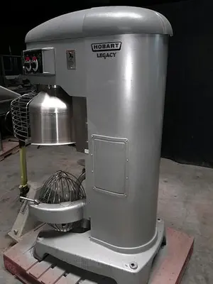 USED 2013 HOBART HL1400