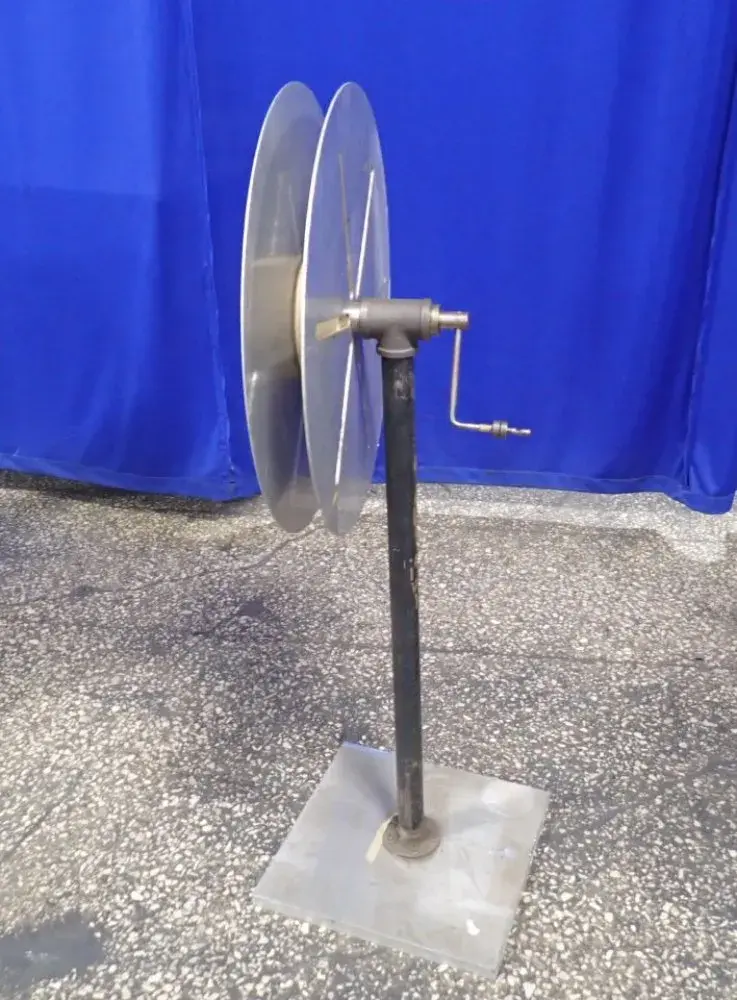 Alcoa Reel Stand