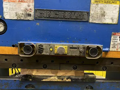 90 TON X 8' CINCINNATI MODEL 90FMx6 HYDRAULIC PRESS BRAKE: STOCK #15766
