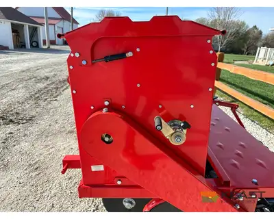 Used TAR RIVER _UNKNOWN_ Food Plot Seeders Iowa US | Keast Enterprises #1360509