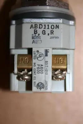 USED IDEC ABD11ON GREEN