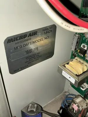 8 CARTERIDGE MICRO-AIR DUST COLLECTOR: YOBRO #25323
