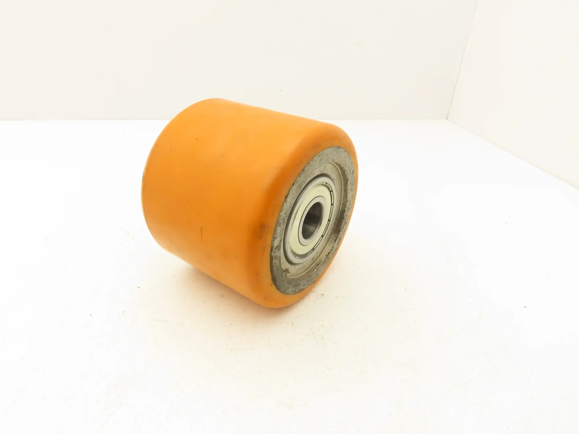 Crown Integrity 115033-302 Roller 302 Compound T1545B 4.12" W x 5" Shelf Wear