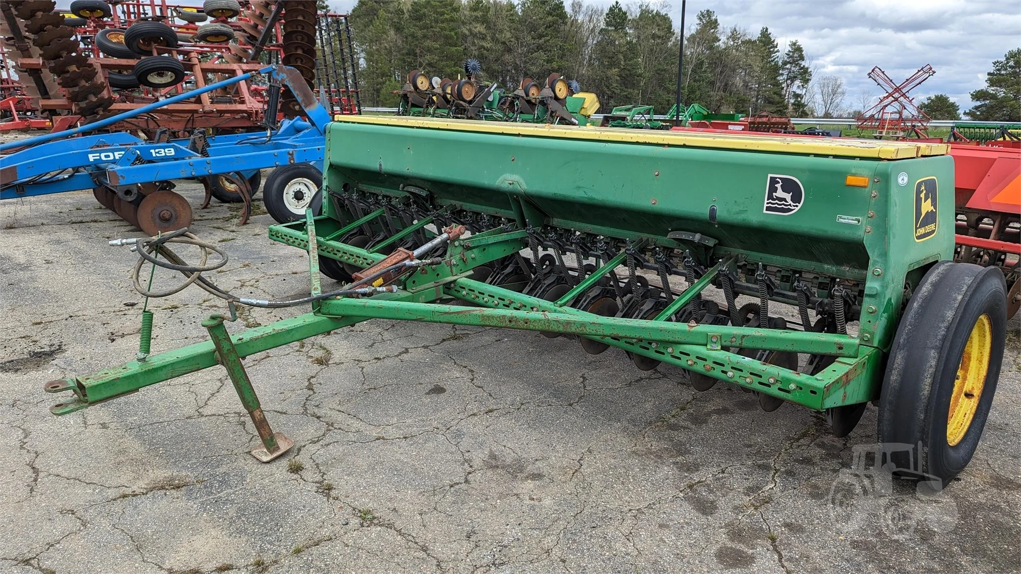 USED JOHN DEERE 8300