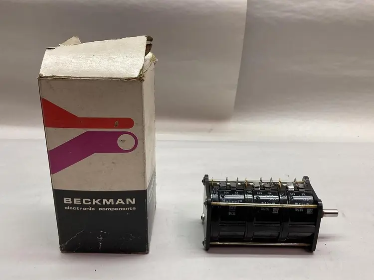 New | in-Stock BECKMAN CW C-R2K L.50 Potentiometers Ohio US | Surplus Asset Holdings #1246582