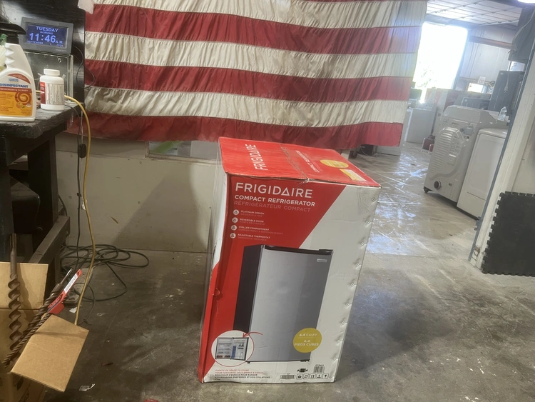 Used FRIGIDAIRE COMPACT Refrigerators Michigan US | Miedema Asset Management Group #1413790