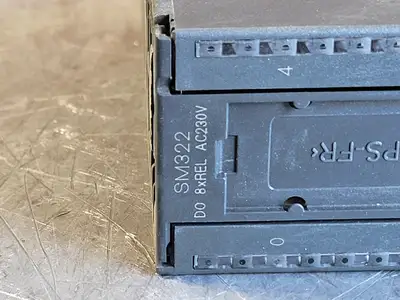 USED SIEMENS 6ES7 322-1HF10-0AA0