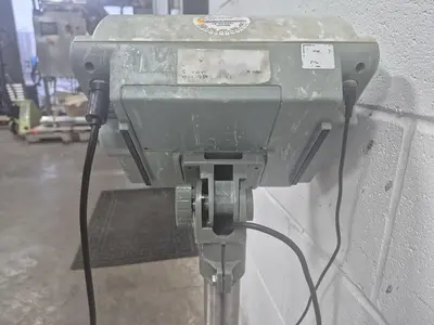 Uline Deluxe Platform Scale