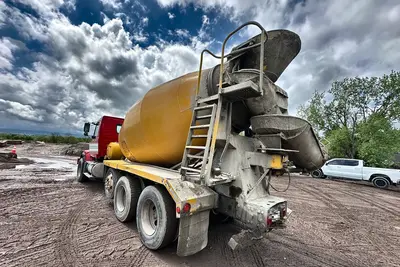 Used 2004 VOLVO VE-D12 Concrete Mixer Trucks Pennsylvania US | Proxy Equipment #1378243