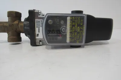 NEW SIEMENS SKO15-012U2 OIL SAFETY SHUT OFF VALVE SKO15012U2