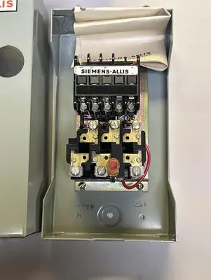 New | in-Stock SIEMENS XL-0DC1-J-H Starters | Surplus Asset Holdings #1204312