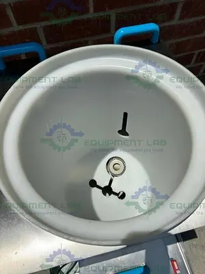 USED MILLIPORE MOBIUS MIX 10-50 CARRIER DISPOSABLE MIXER W/ MOTOR / ELECTRONICS