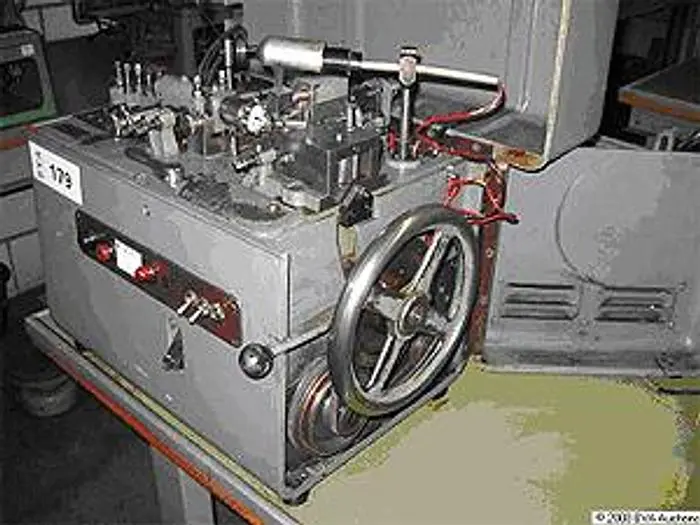 7058-100 Small Theodore Bechtold (Germany) Curb Chain Making Machine