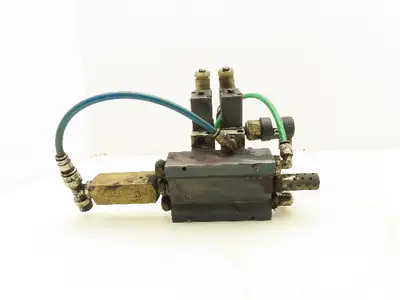 Numatics L22BA452B017G61 Solenoid Directional Control Valve 2 Position Lot of 2