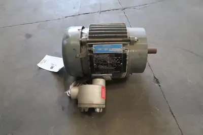 1-1/2 hp, 230/460 volts, 3500 rpm, 143TC Electric Motor